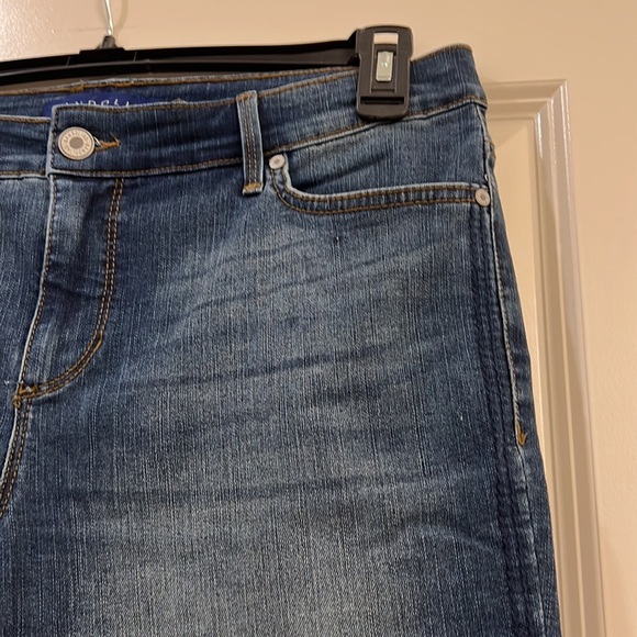 Bandolino ladies jean shorts - Picture 3 of 8